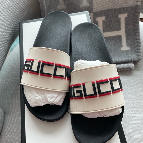 AUTHENTIC men’s Gucci slides 😍 11 - Picture 6 of 12
